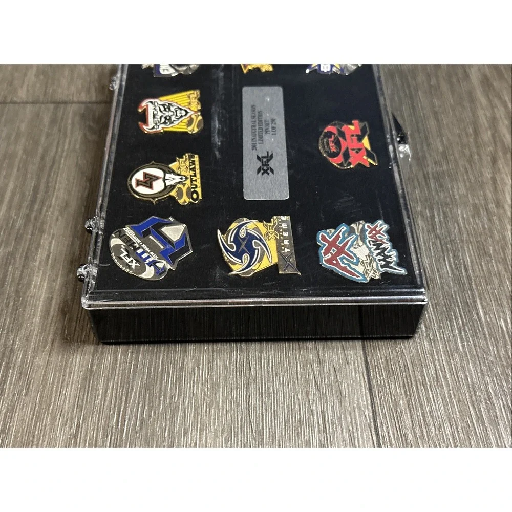 XFL 2001 Inaugural Season Limited Edition HTF Pin Set In Display Case Lapel Pins